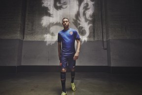 多米体育-史诗逆转！费德勒在澳大利亚队比赛中上演防守奇迹，引爆全网热议